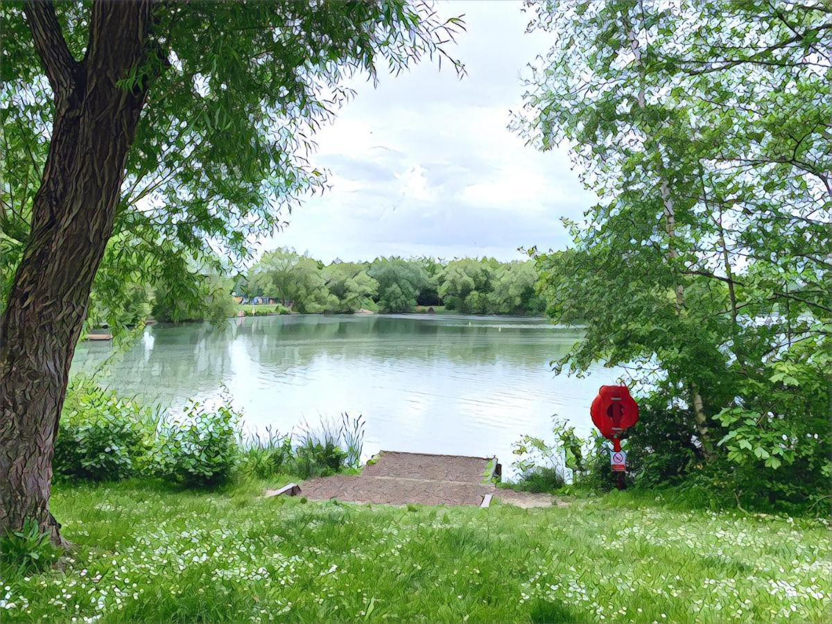 The Lake House, Woking Exteriér fotografie